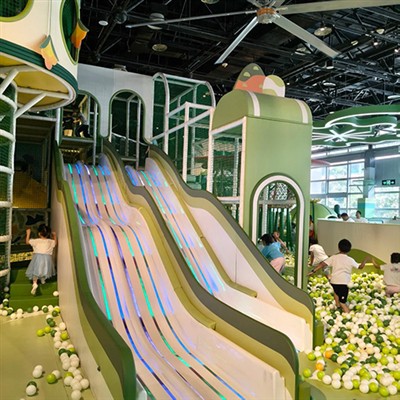 مراكز اللعب الداخلية تدخل عصر 2.0: أصبحت هياكل التسلق أساسية، مما يؤدي إلى إن...